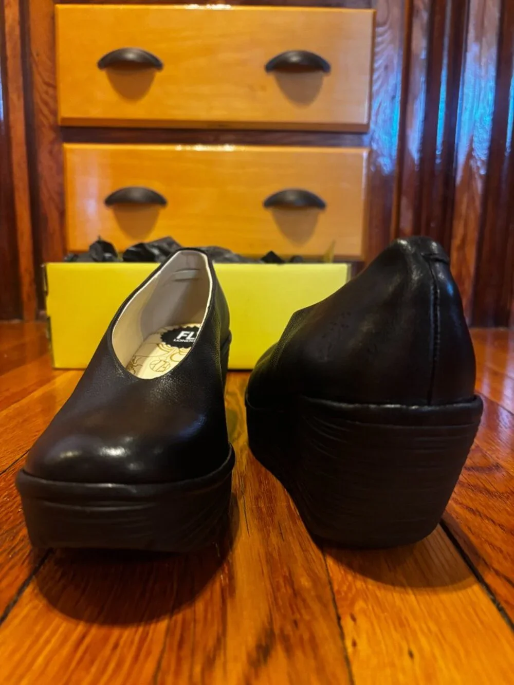 FLY London Women's Yaz Leather Wedge Pump in Black Mousse NWT Size 7.5